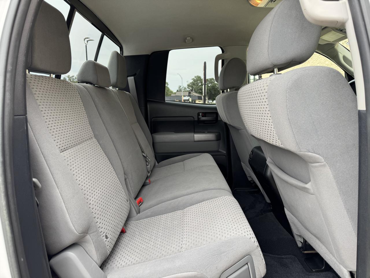 Toyota Tundra 4WD Truck Double Cab 5.7L FFV V8 6-Spd AT (Natl) 2012
