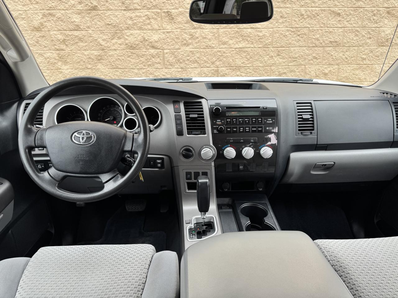 Toyota Tundra 4WD Truck Double Cab 5.7L FFV V8 6-Spd AT (Natl) 2012