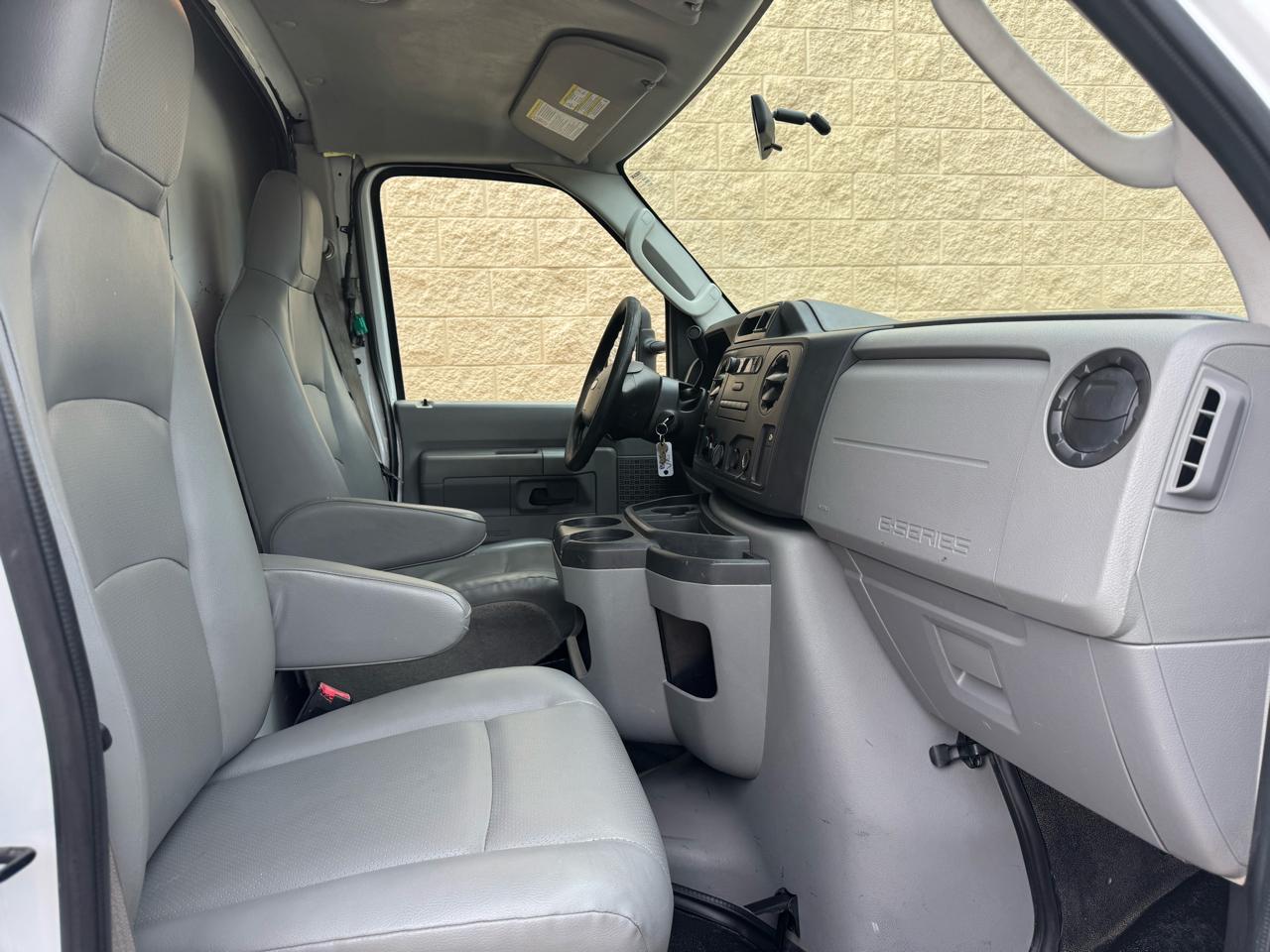 Ford Econoline Commercial Cutaway E-350 Super Duty 138" DRW 2015