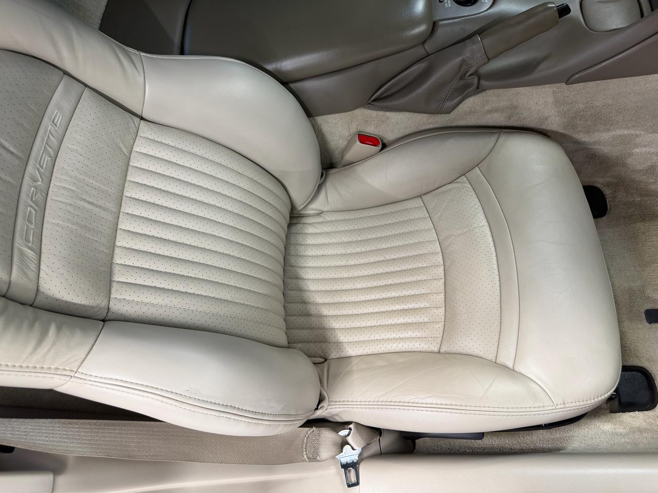 Chevrolet Corvette 2dr Coupe 2003