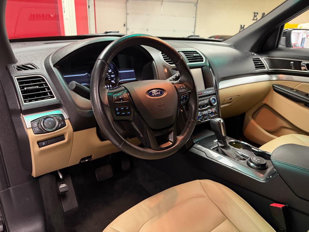 Ford Explorer  2016