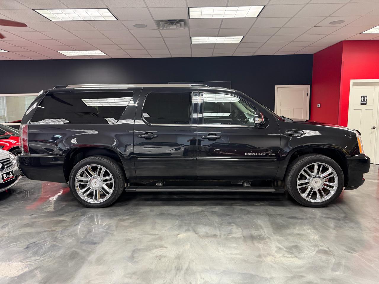 Cadillac Escalade ESV  2013