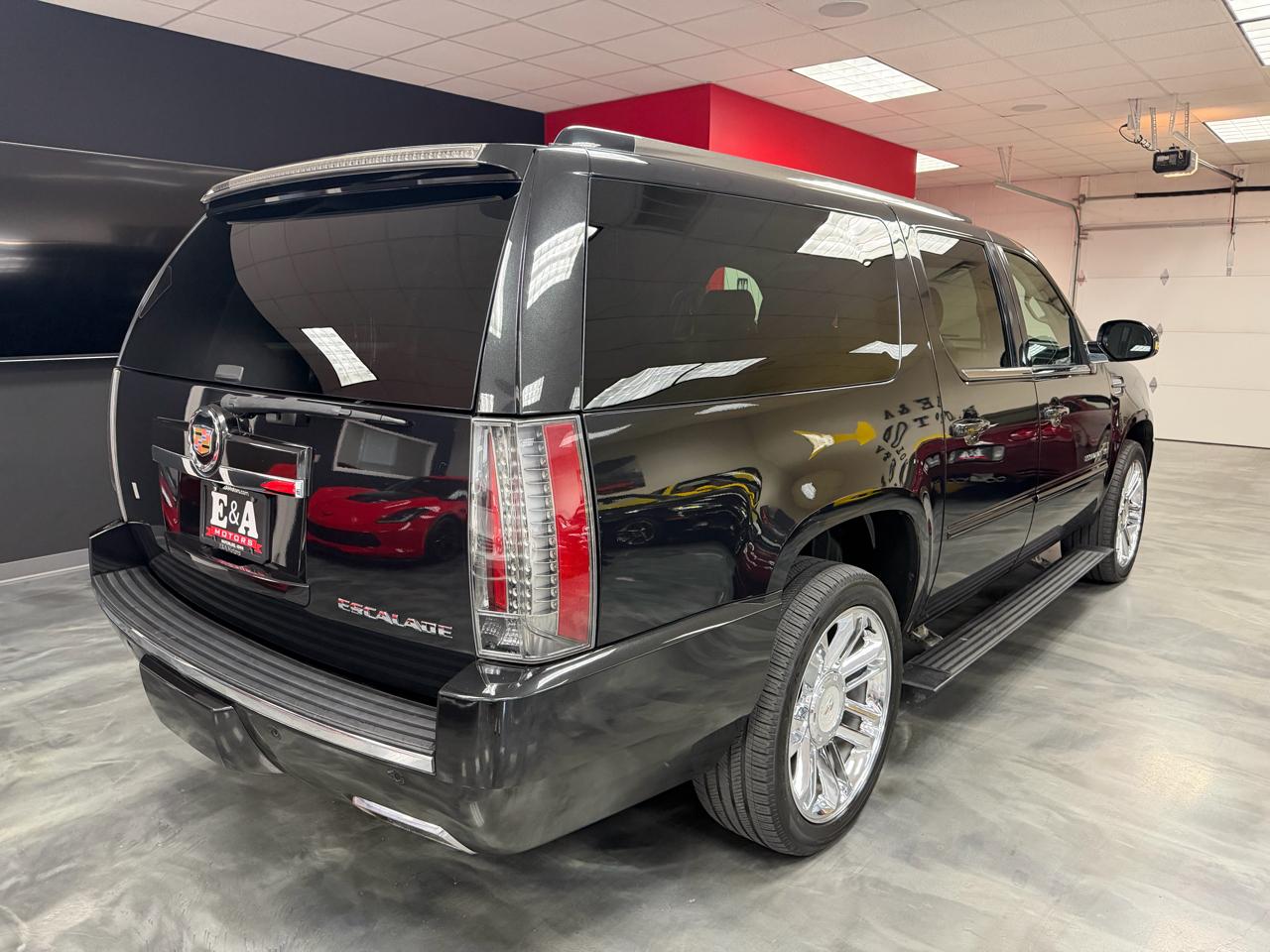 Cadillac Escalade ESV  2013