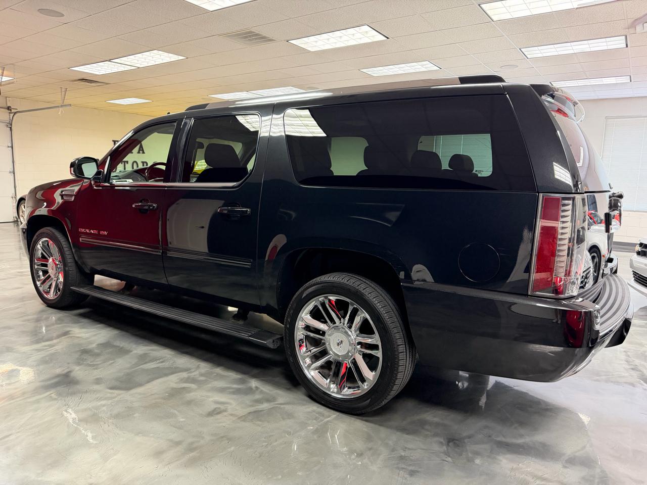 Cadillac Escalade ESV  2013