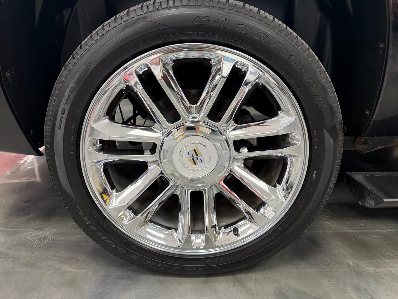 Cadillac Escalade ESV  2013