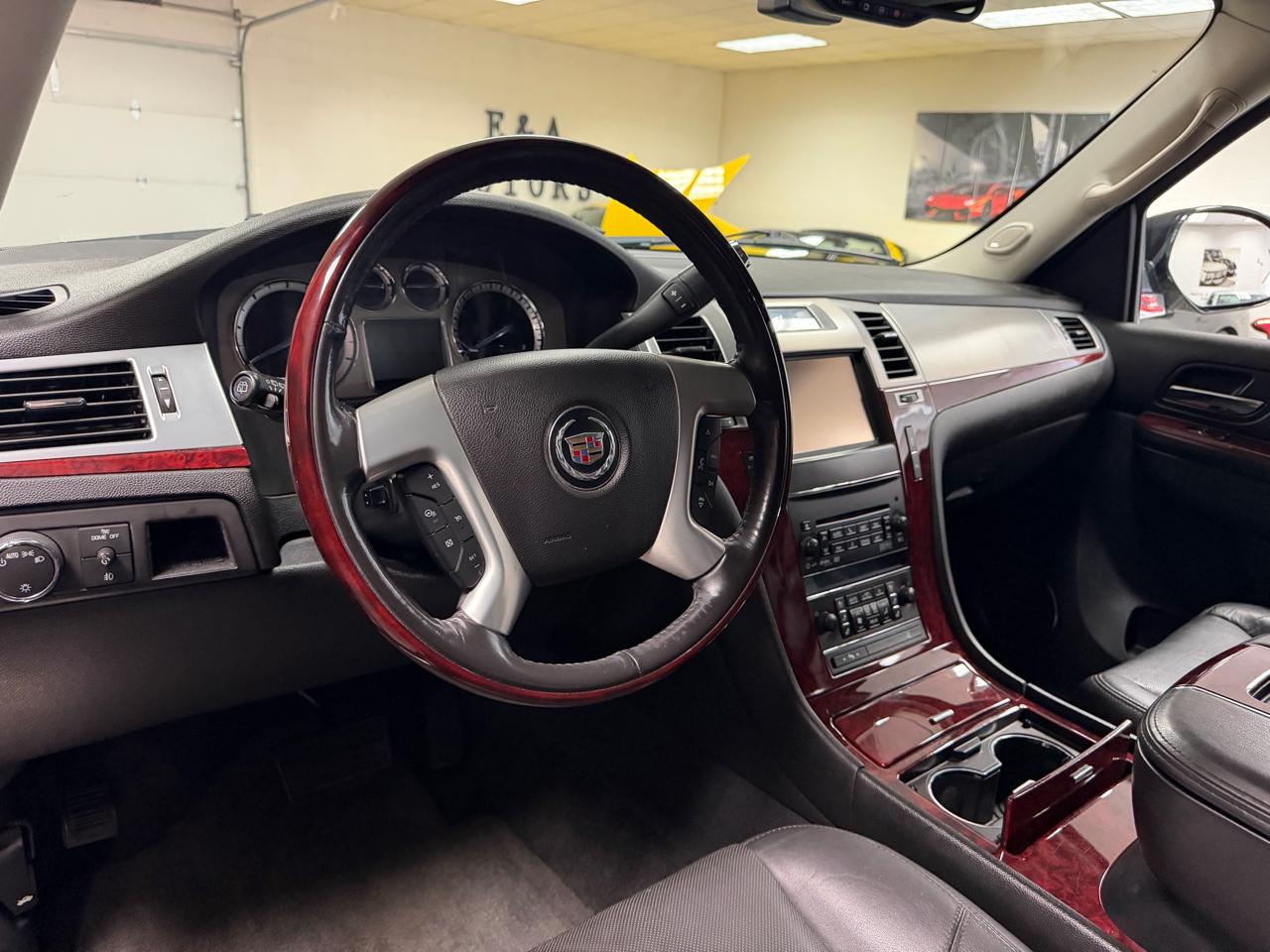 Cadillac Escalade ESV  2013