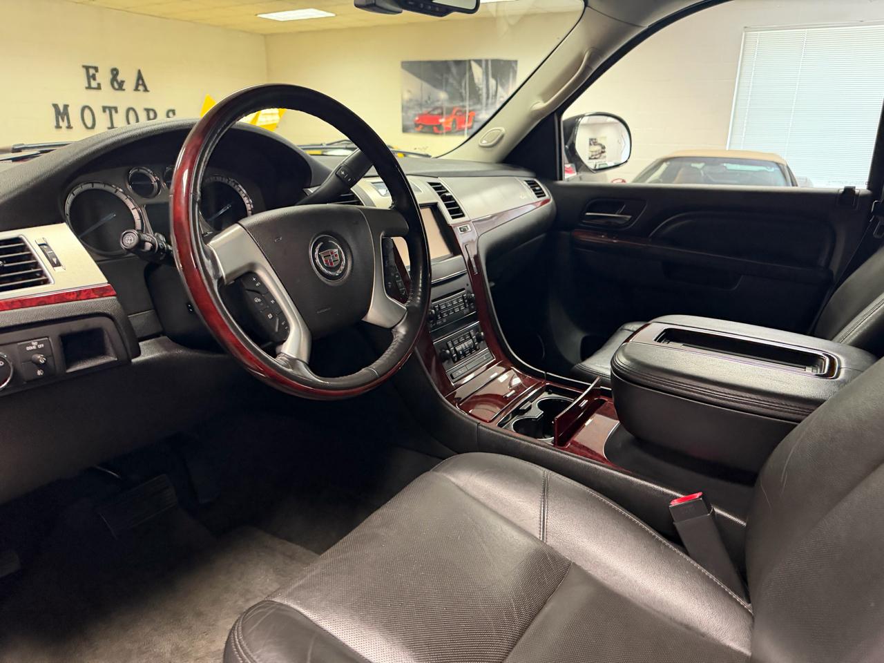 Cadillac Escalade ESV  2013