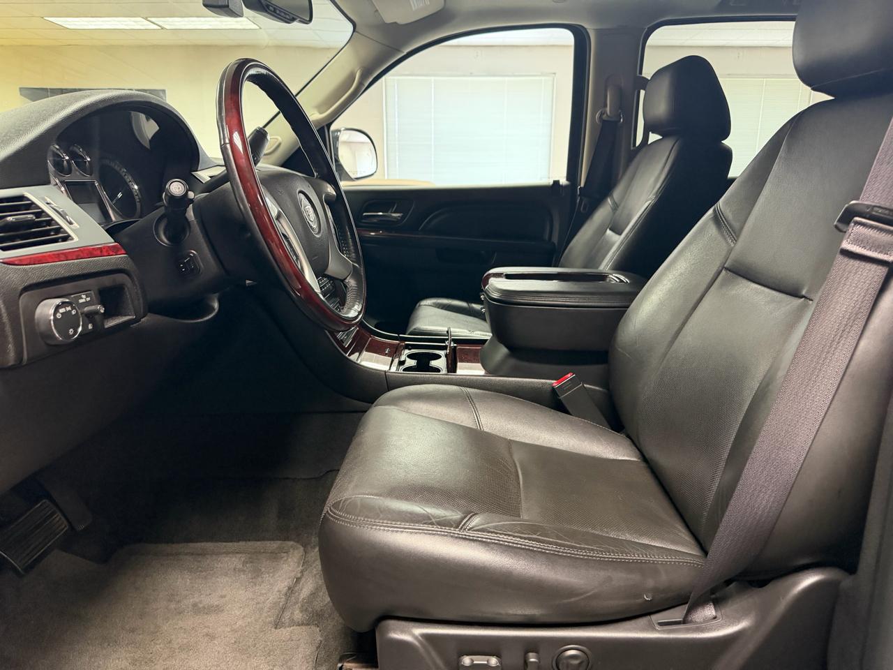 Cadillac Escalade ESV  2013
