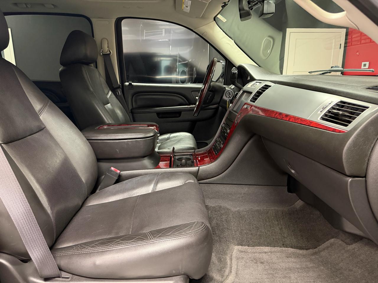 Cadillac Escalade ESV  2013