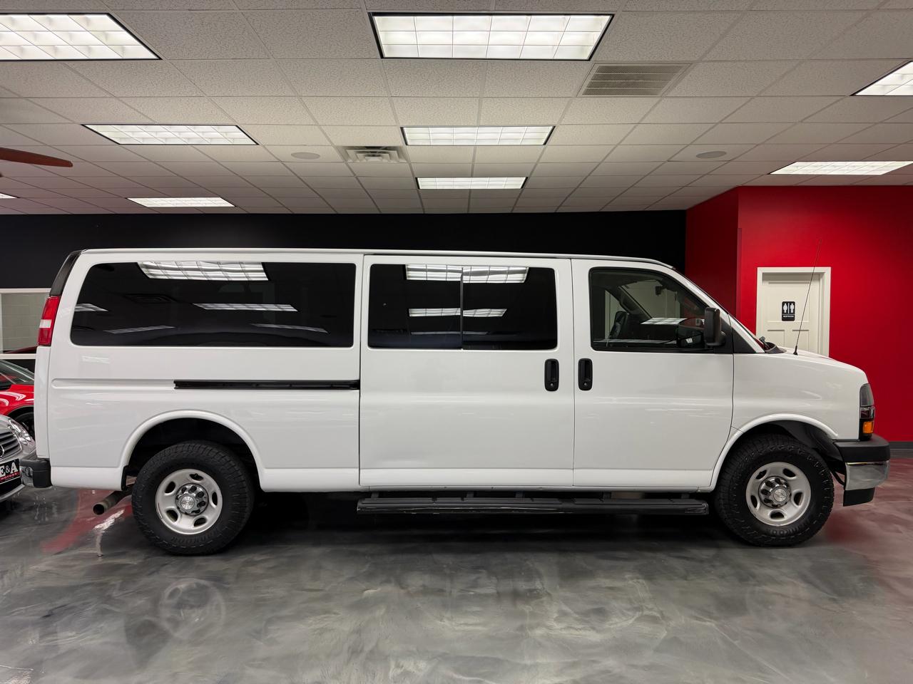 Chevrolet Express Passenger  2019