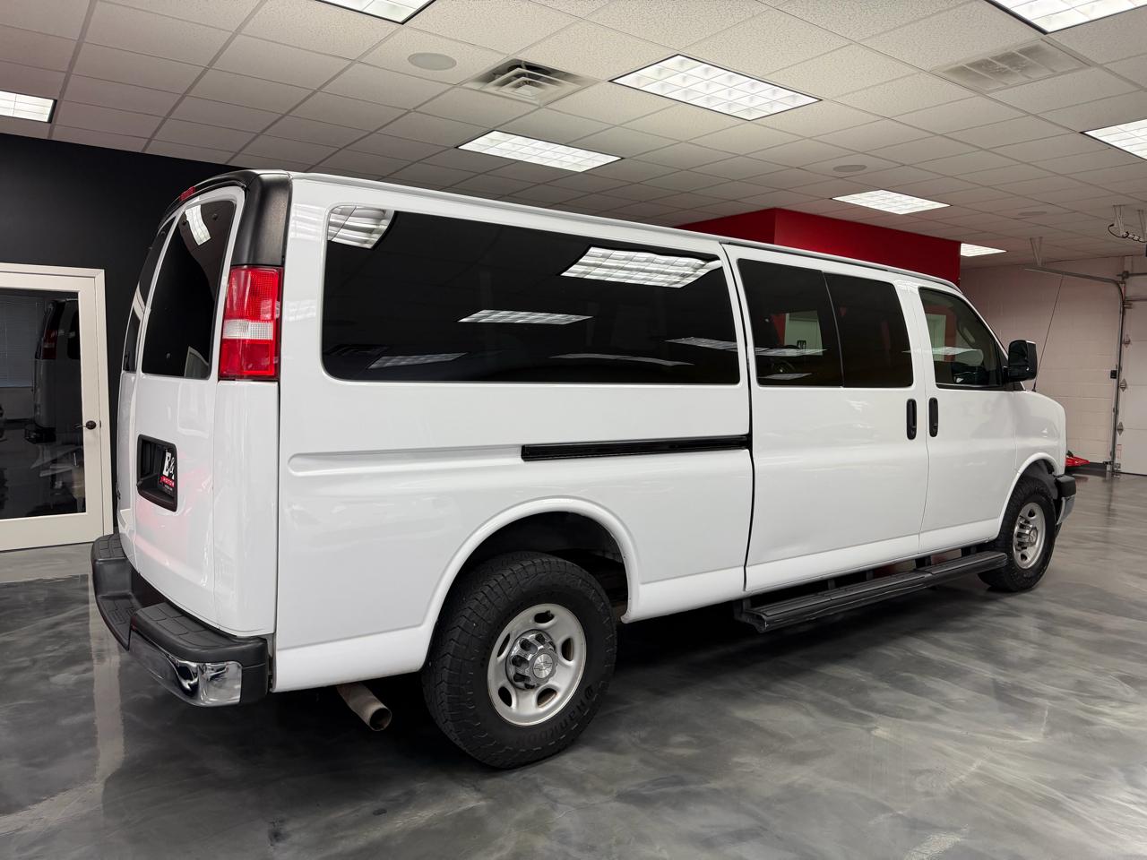 Chevrolet Express Passenger  2019