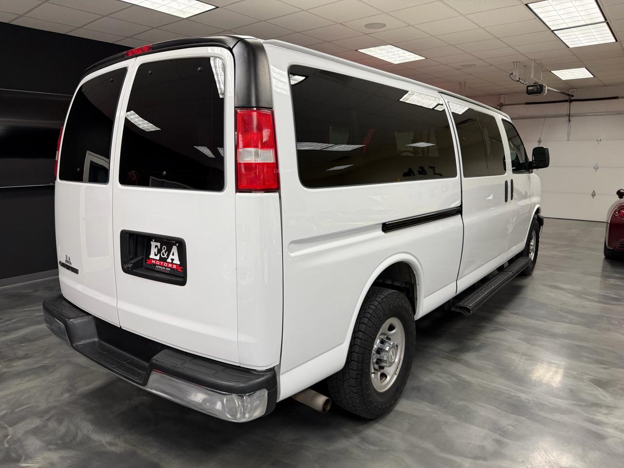 Chevrolet Express Passenger  2019
