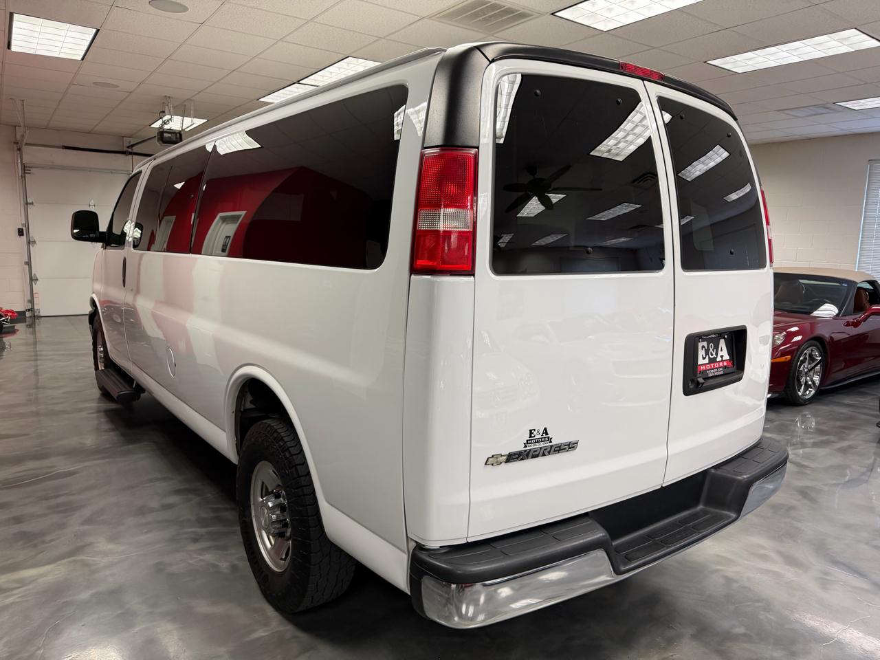 Chevrolet Express Passenger  2019