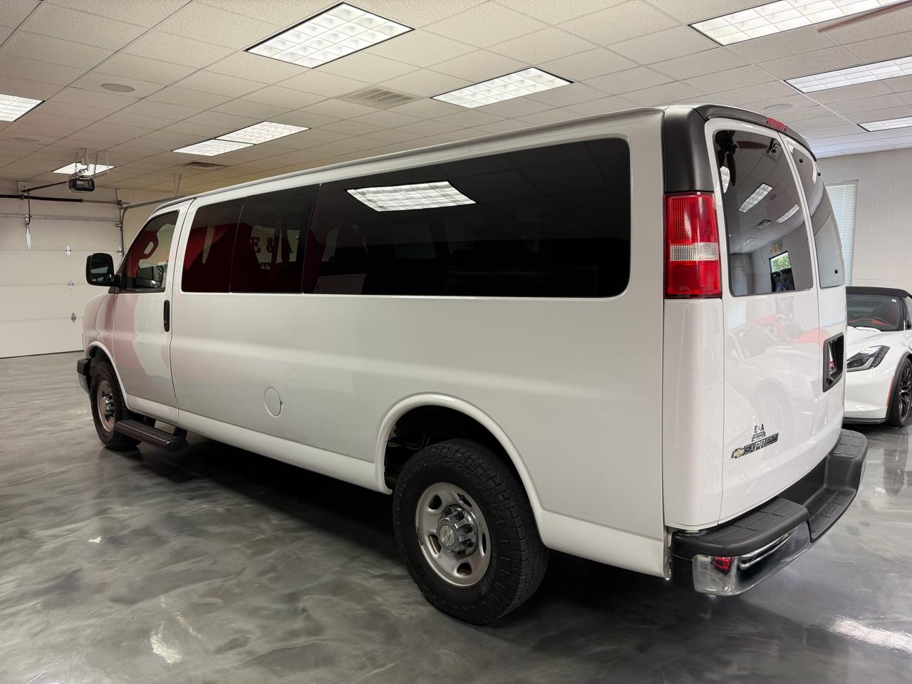 Chevrolet Express Passenger  2019