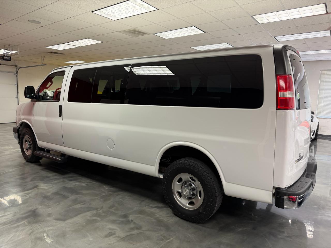 Chevrolet Express Passenger  2019