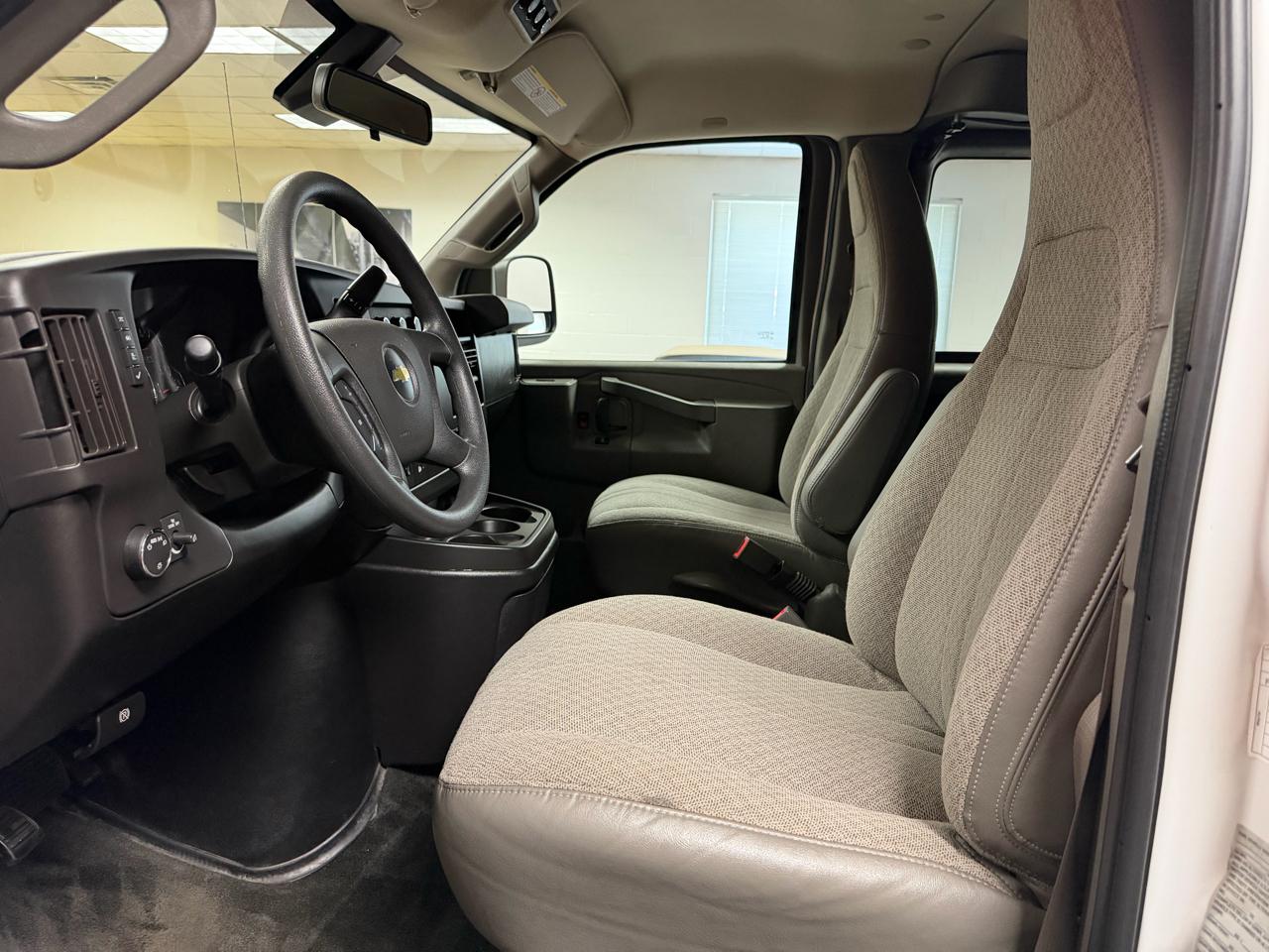 Chevrolet Express Passenger  2019