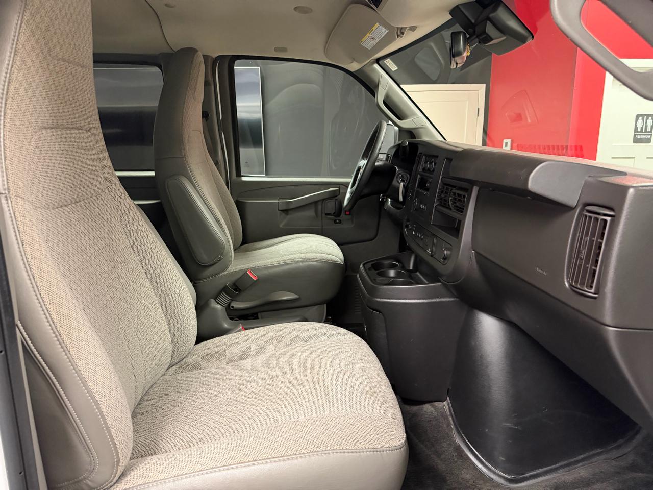 Chevrolet Express Passenger  2019