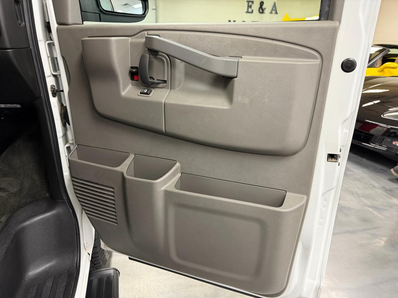 Chevrolet Express Passenger  2019