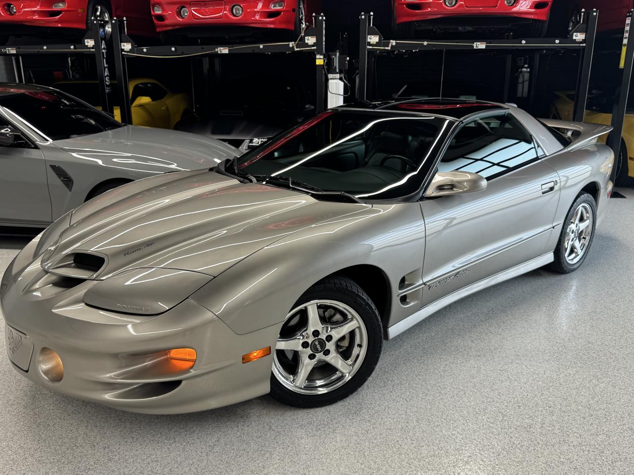 Pontiac Firebird Trans Am WS6 2000