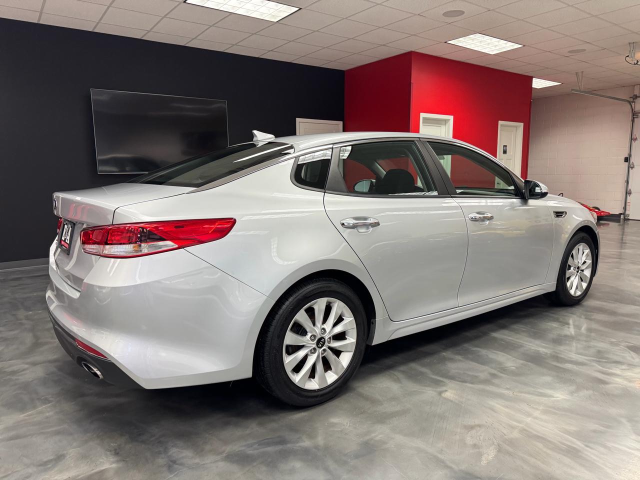 Kia Optima LX Auto 2017