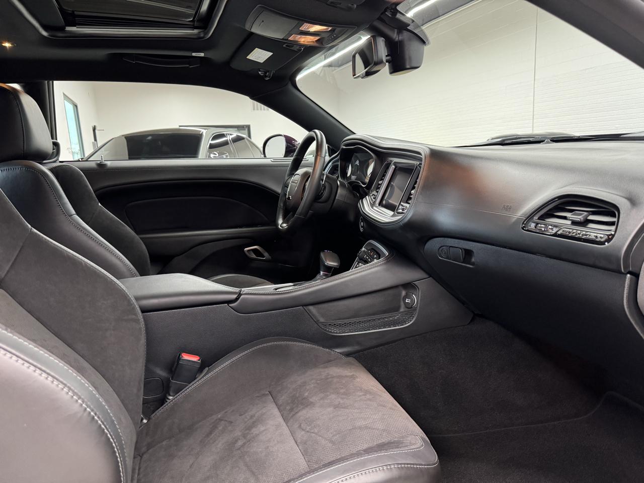 Dodge Challenger  2021
