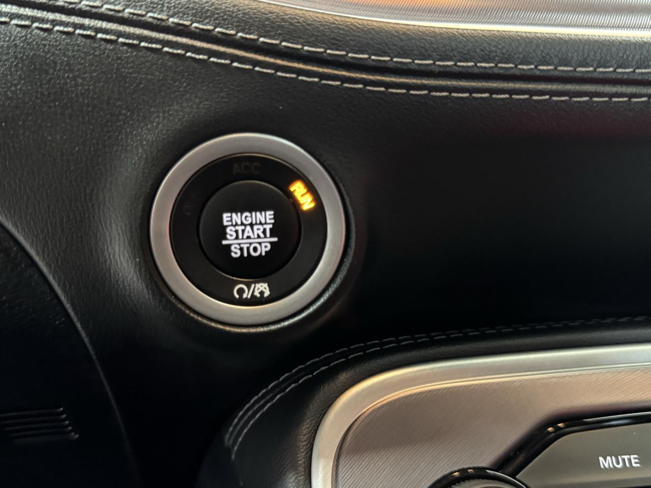 Dodge Challenger  2021