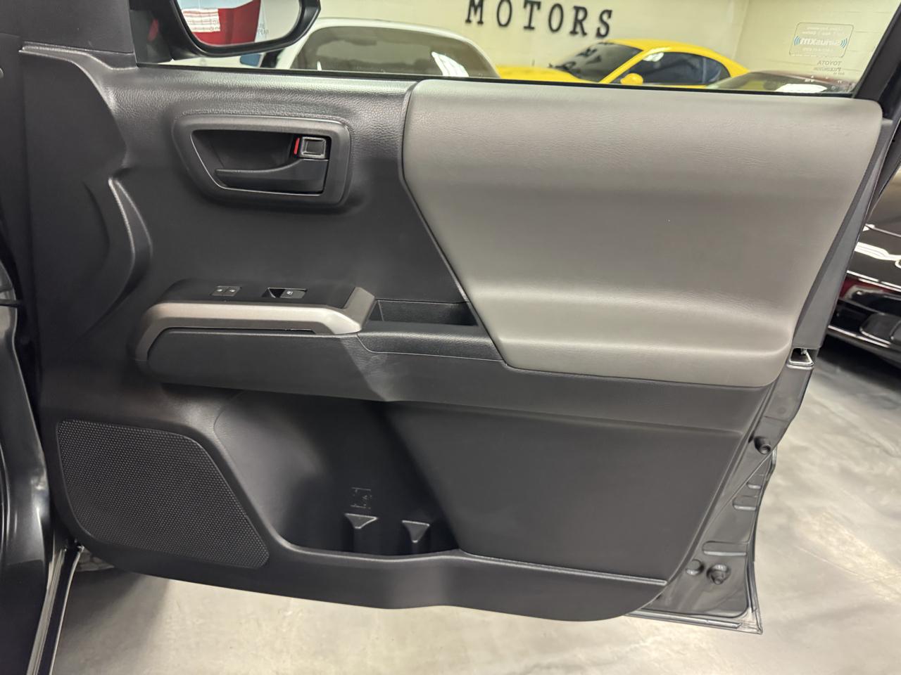 Toyota Tacoma 4WD  2022