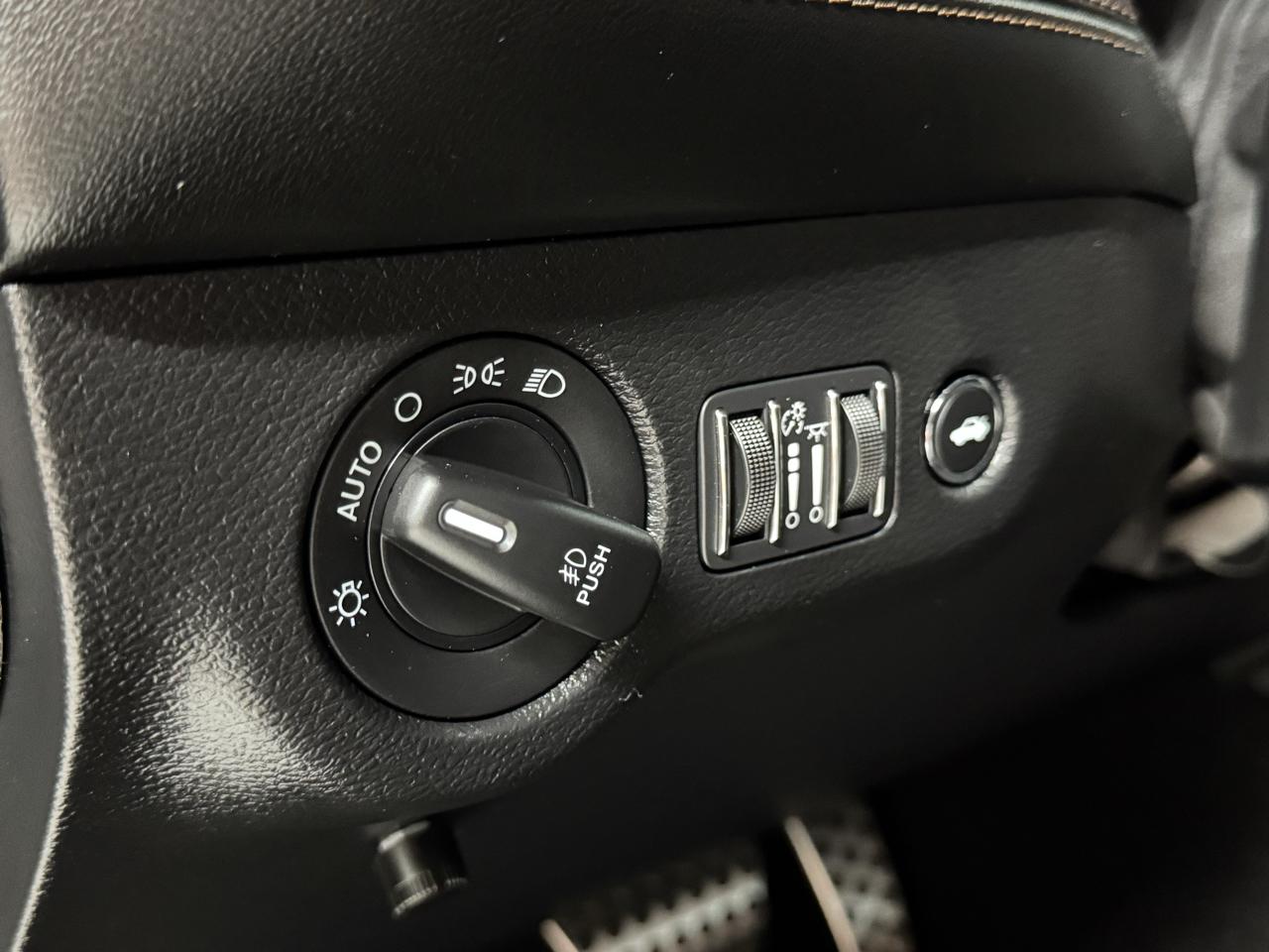 Dodge Challenger  2020