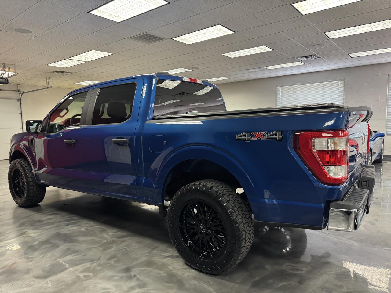 Ford F-150 XL 4WD SuperCrew 5.5' Box 2022