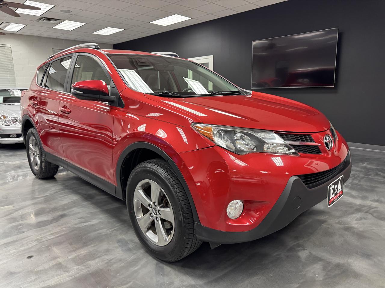 Toyota RAV4 AWD 4dr XLE (Natl) 2015