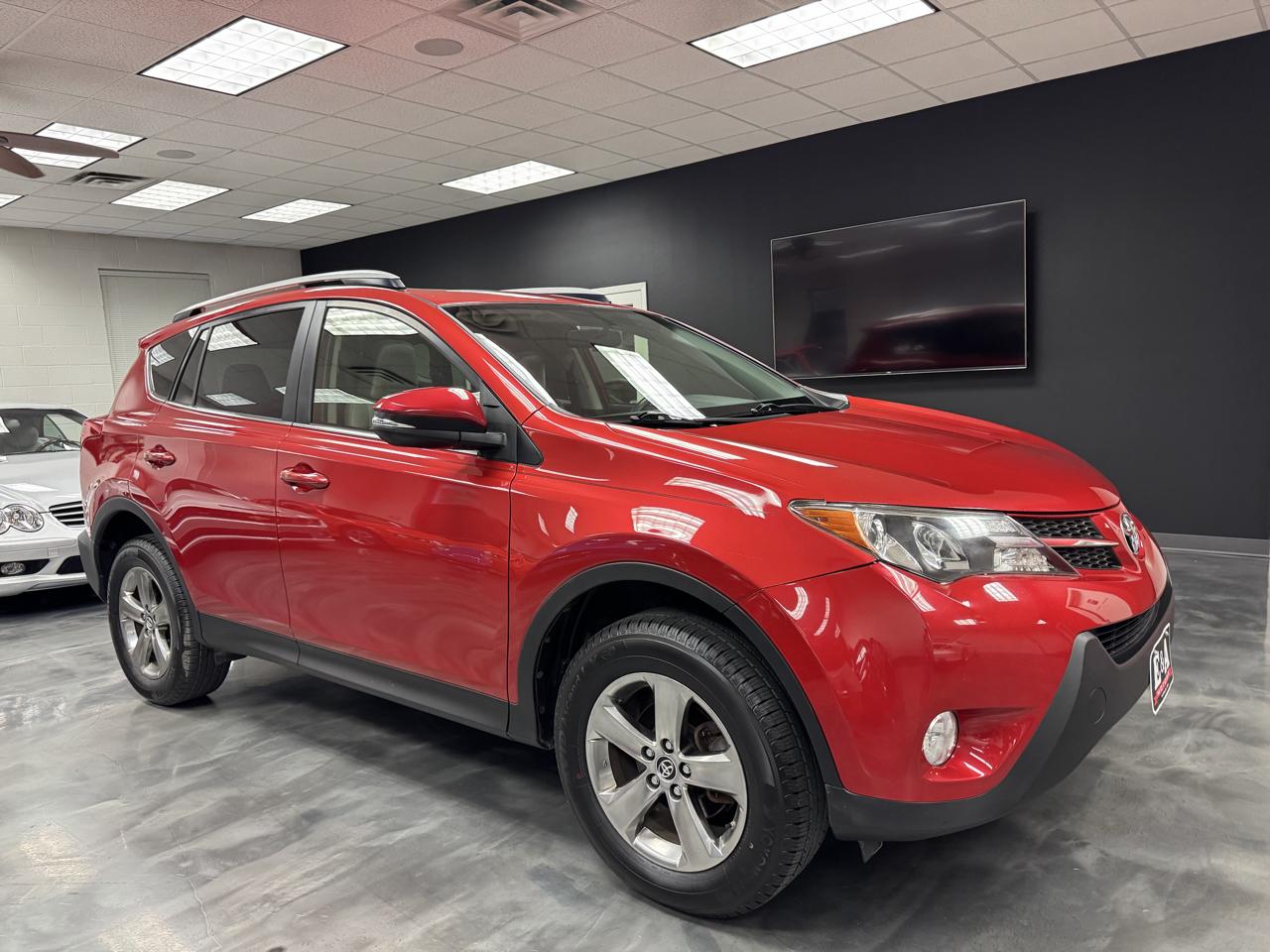 Toyota RAV4 AWD 4dr XLE (Natl) 2015