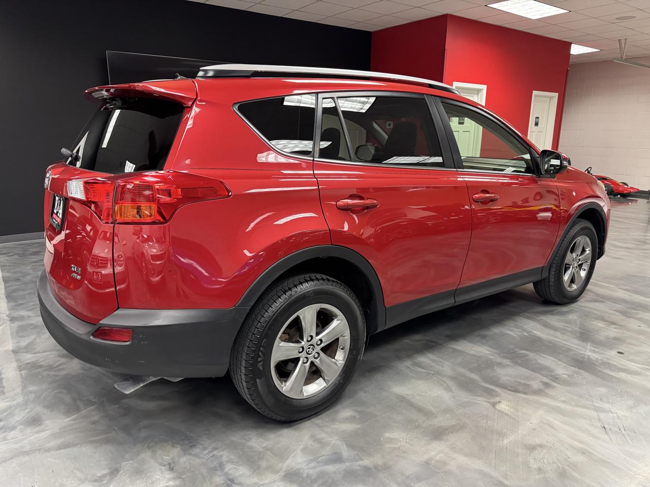 Toyota RAV4 AWD 4dr XLE (Natl) 2015
