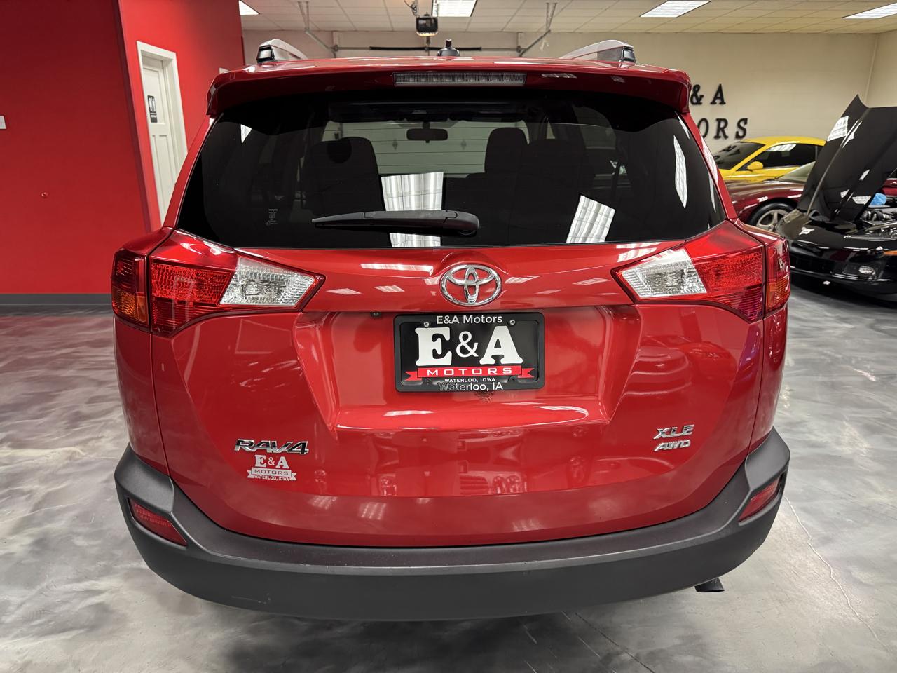 Toyota RAV4 AWD 4dr XLE (Natl) 2015