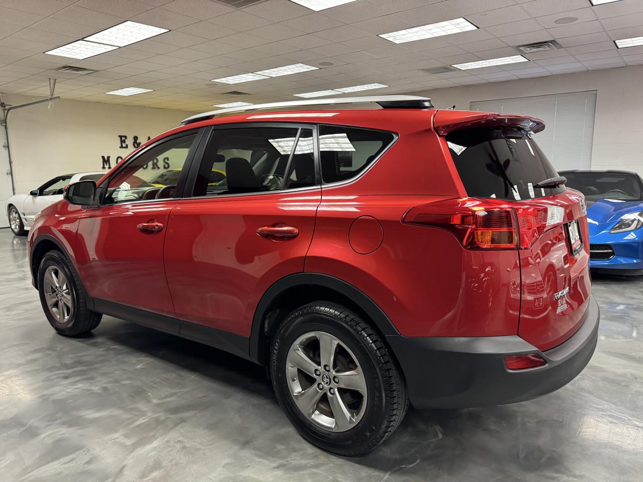 Toyota RAV4 AWD 4dr XLE (Natl) 2015