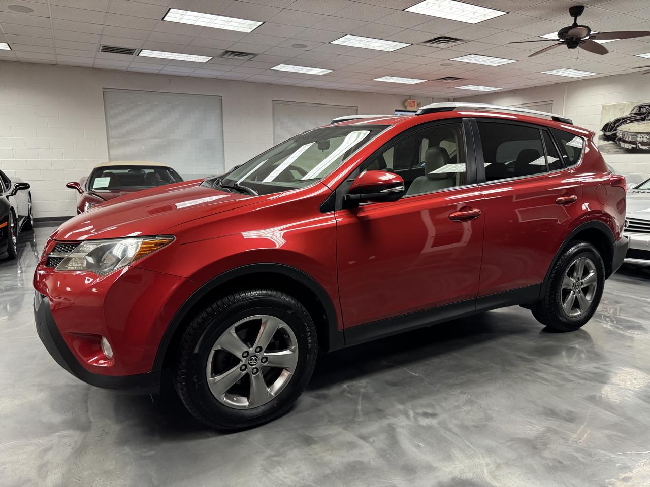 Toyota RAV4 AWD 4dr XLE (Natl) 2015