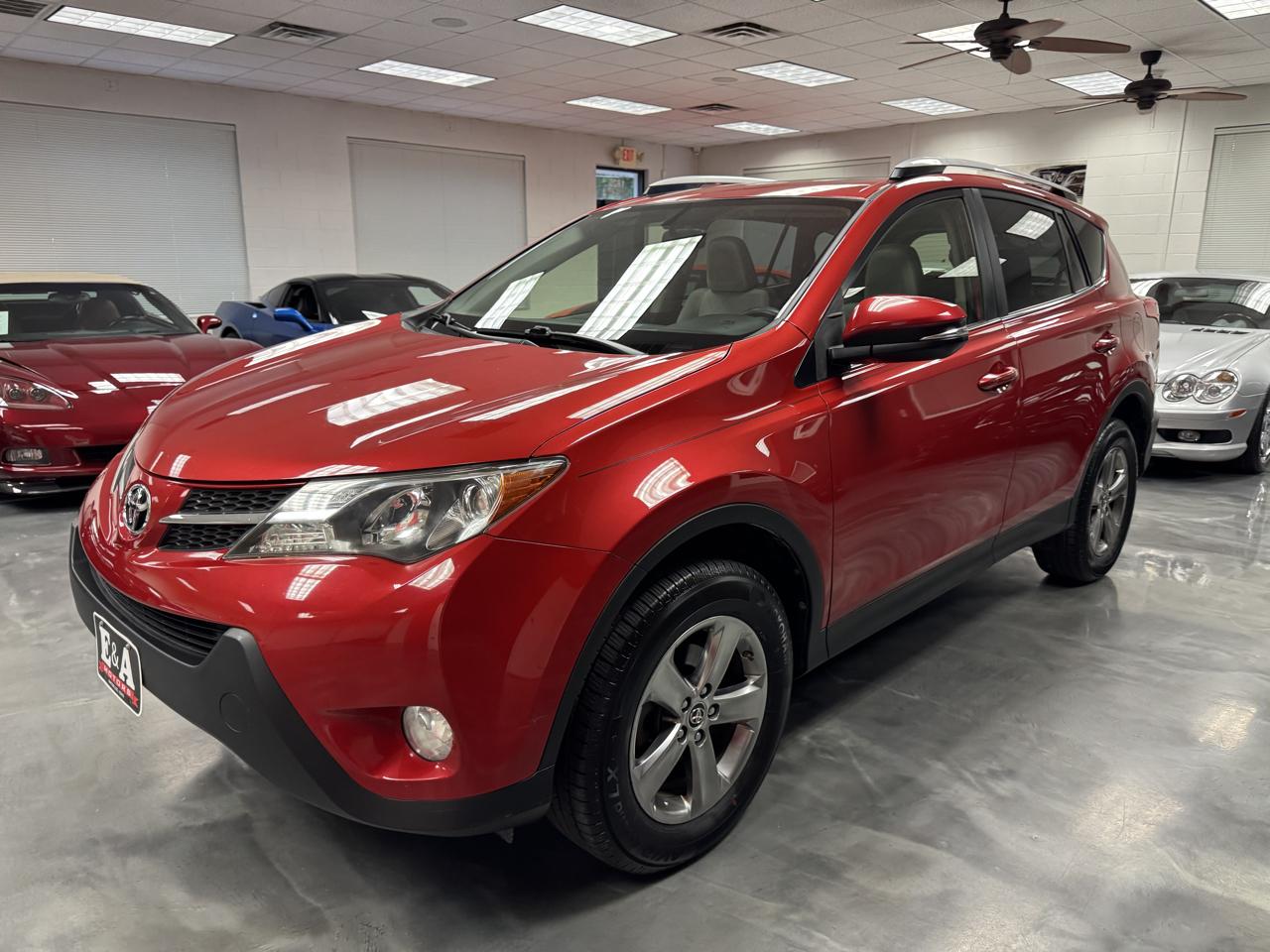 Toyota RAV4 AWD 4dr XLE (Natl) 2015