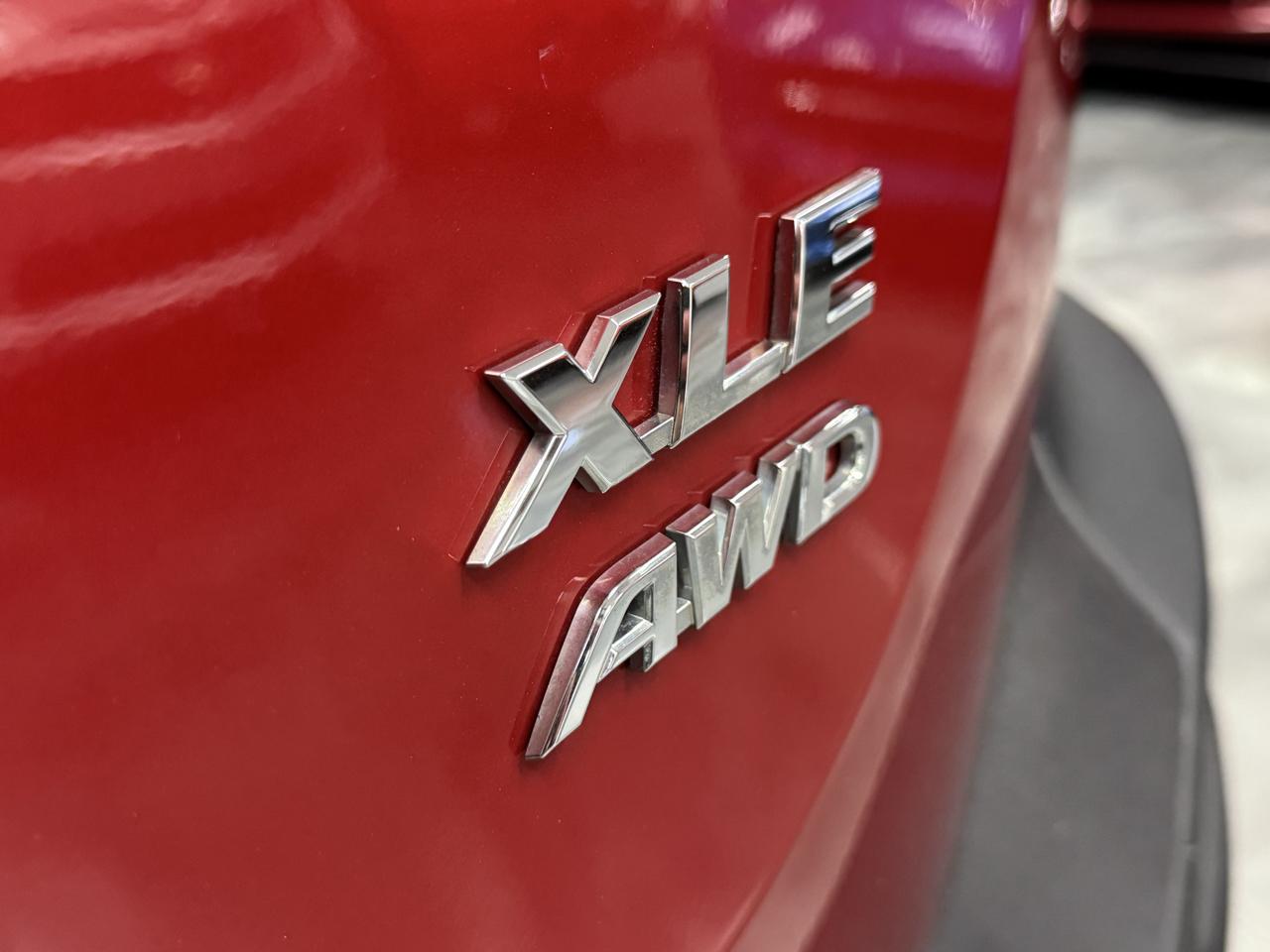 Toyota RAV4 AWD 4dr XLE (Natl) 2015