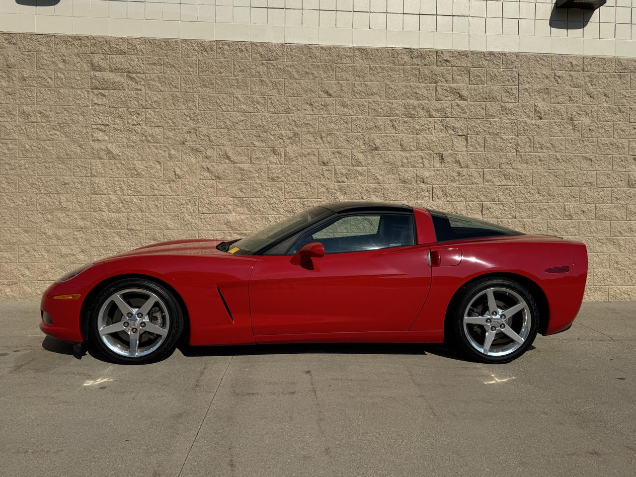 Chevrolet Corvette 2dr Cpe 2005