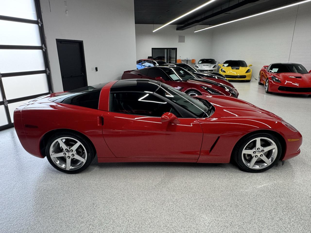 Chevrolet Corvette 2dr Cpe 2005