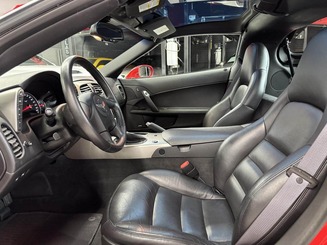 Chevrolet Corvette 2dr Cpe 2005