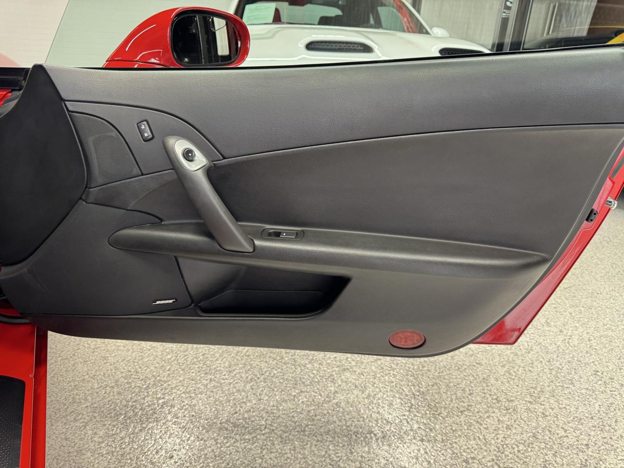 Chevrolet Corvette 2dr Cpe 2005