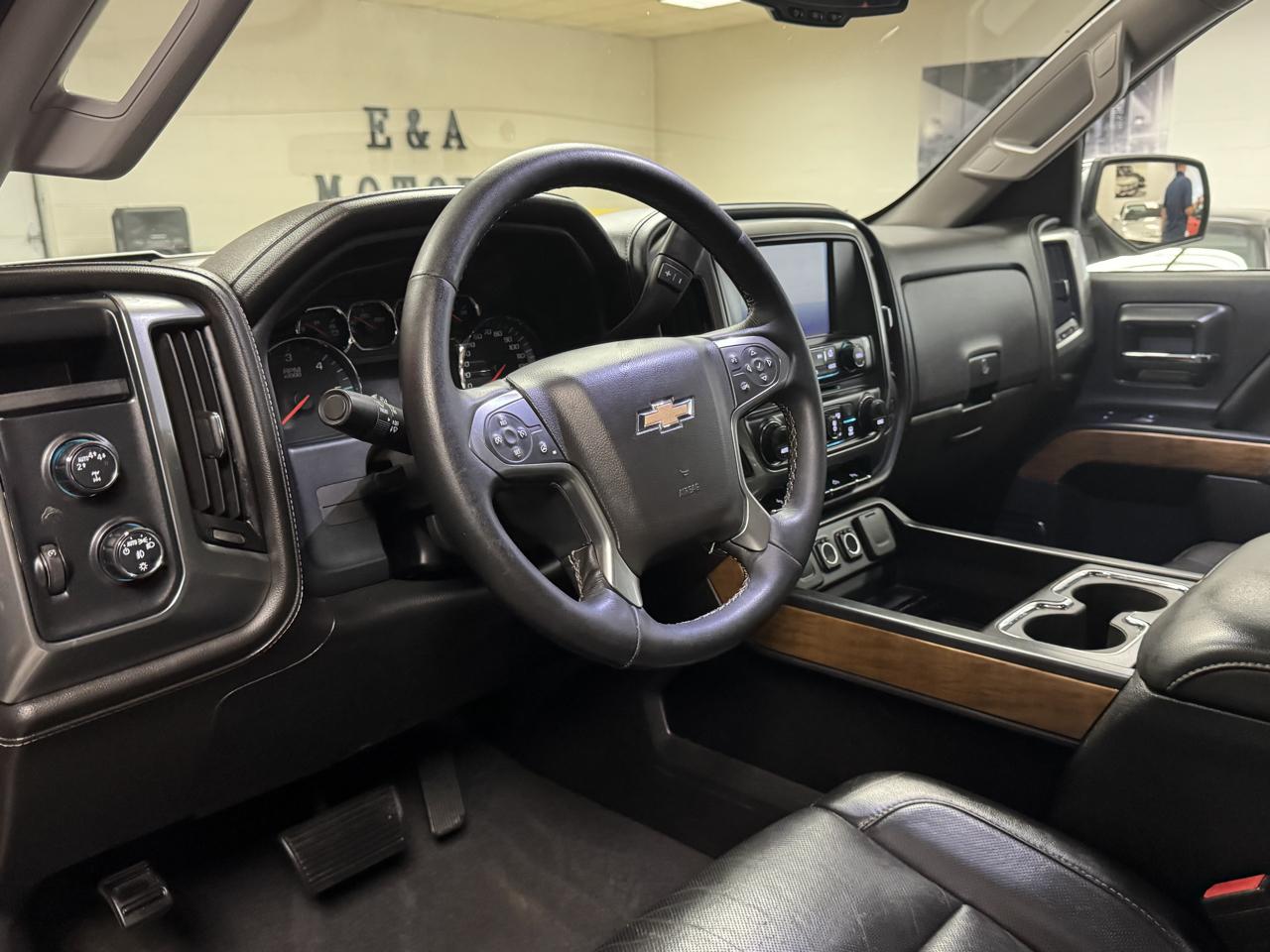 Chevrolet Silverado 1500 4WD Crew Cab 143.5" LTZ 2018