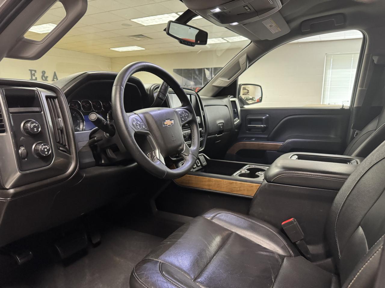 Chevrolet Silverado 1500 4WD Crew Cab 143.5" LTZ 2018