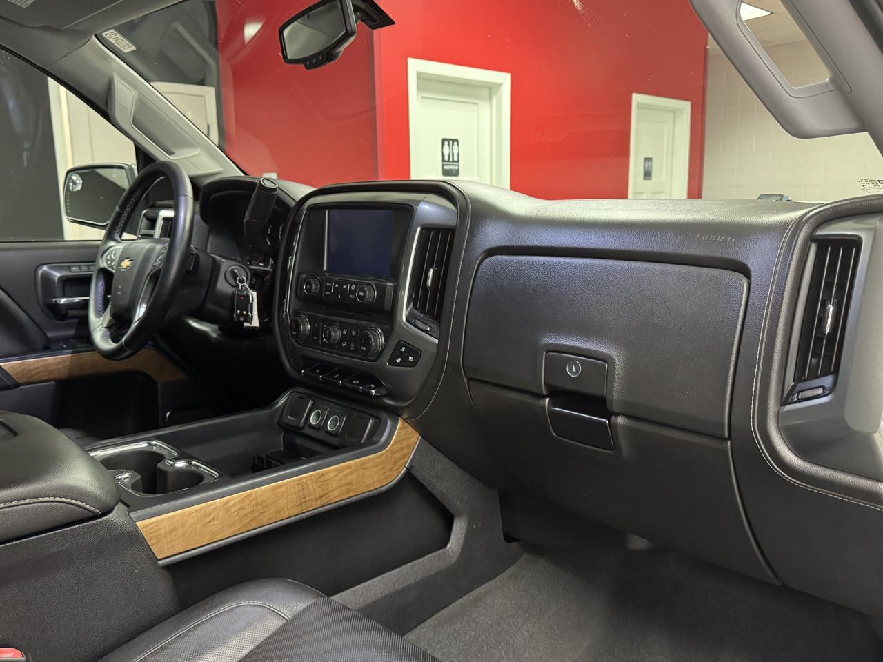 Chevrolet Silverado 1500 4WD Crew Cab 143.5" LTZ 2018