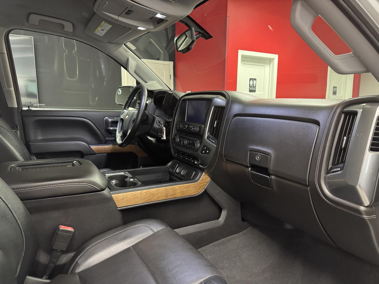 Chevrolet Silverado 1500 4WD Crew Cab 143.5" LTZ 2018