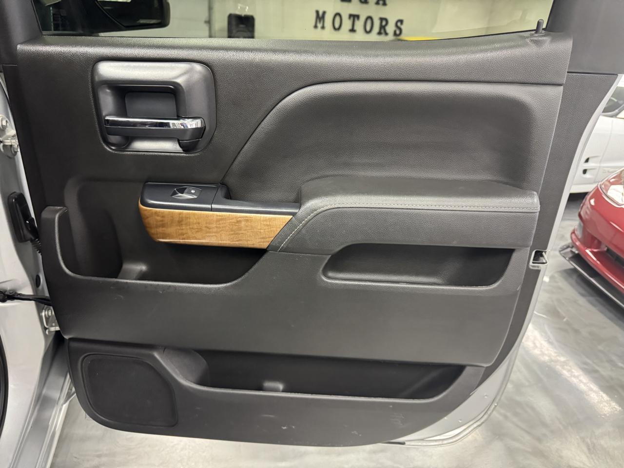 Chevrolet Silverado 1500 4WD Crew Cab 143.5" LTZ 2018