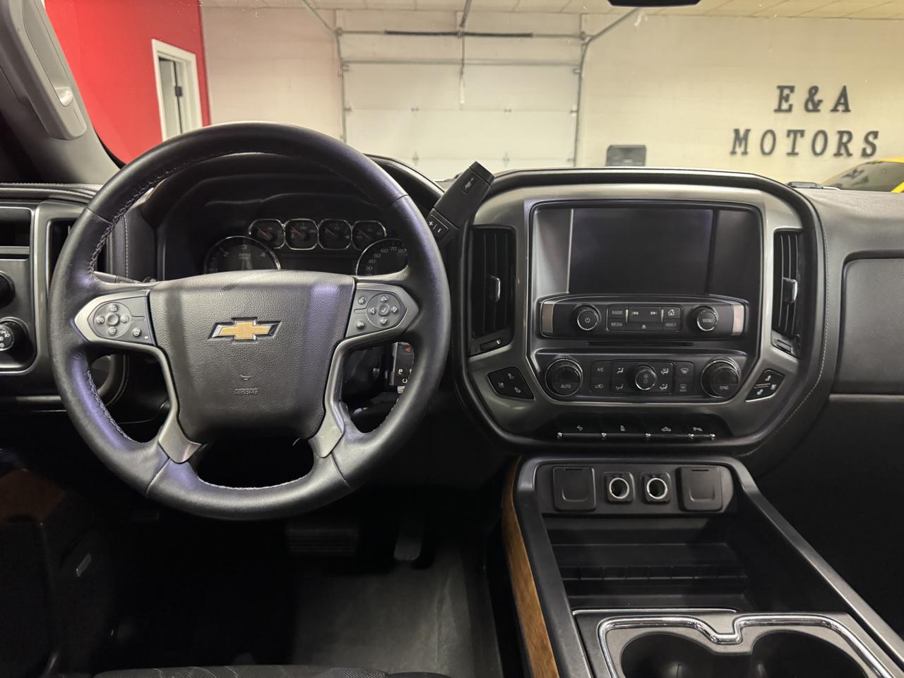 Chevrolet Silverado 1500 4WD Crew Cab 143.5" LTZ 2018