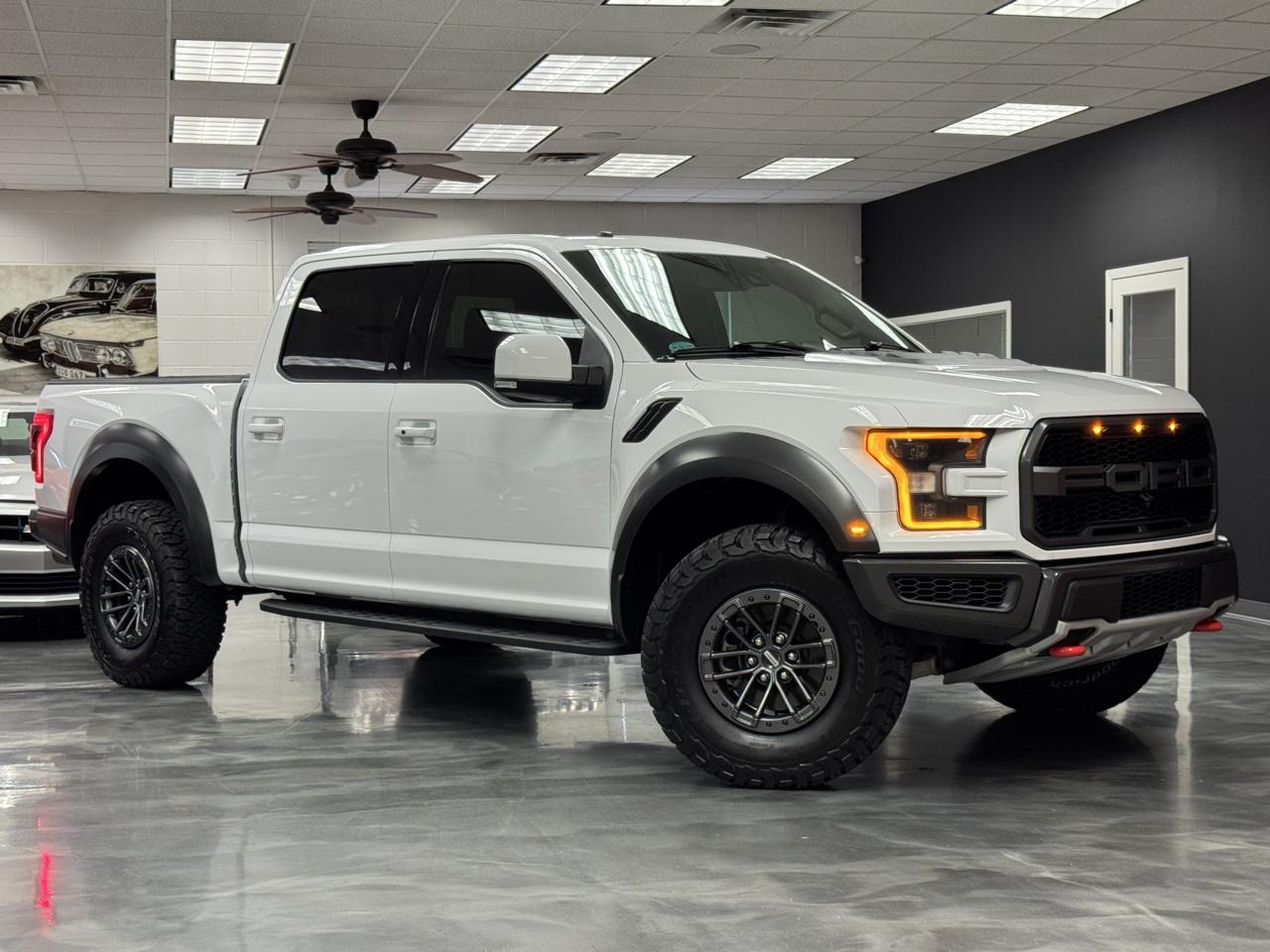 Ford F-150 Raptor 4WD SuperCrew 5.5' Box 2017