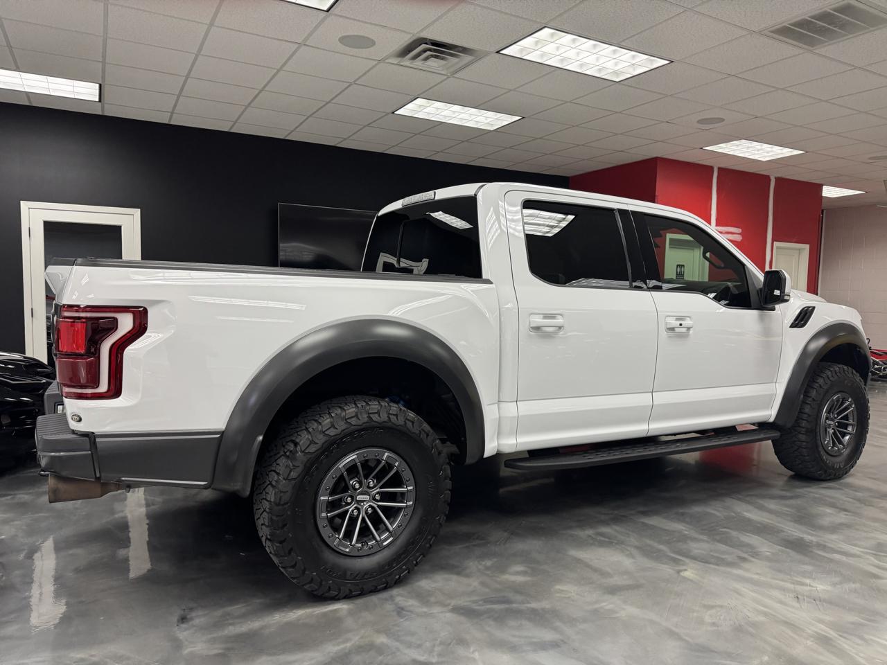 Ford F-150 Raptor 4WD SuperCrew 5.5' Box 2017
