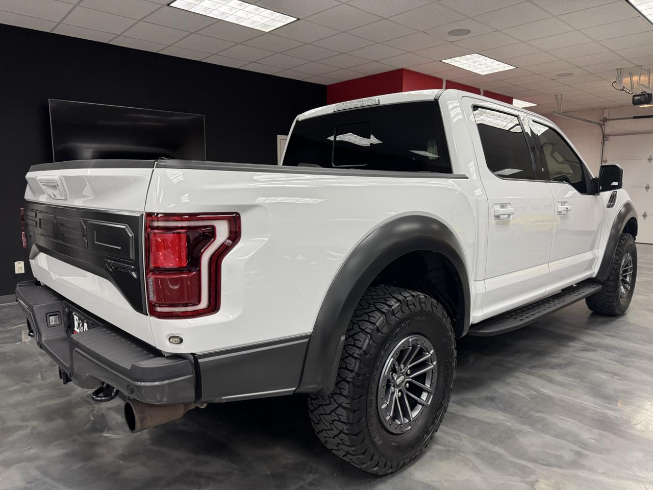 Ford F-150 Raptor 4WD SuperCrew 5.5' Box 2017
